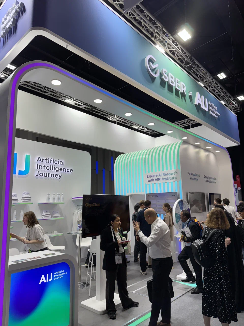 GITEX Global 2025: Dell, Huawei, Cisco, Kaspersky и что еще мы увидели на стендах участников - 30